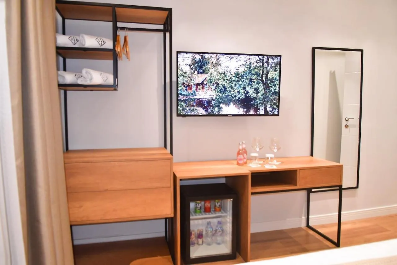 313 Villa City Center Tirana 4*,