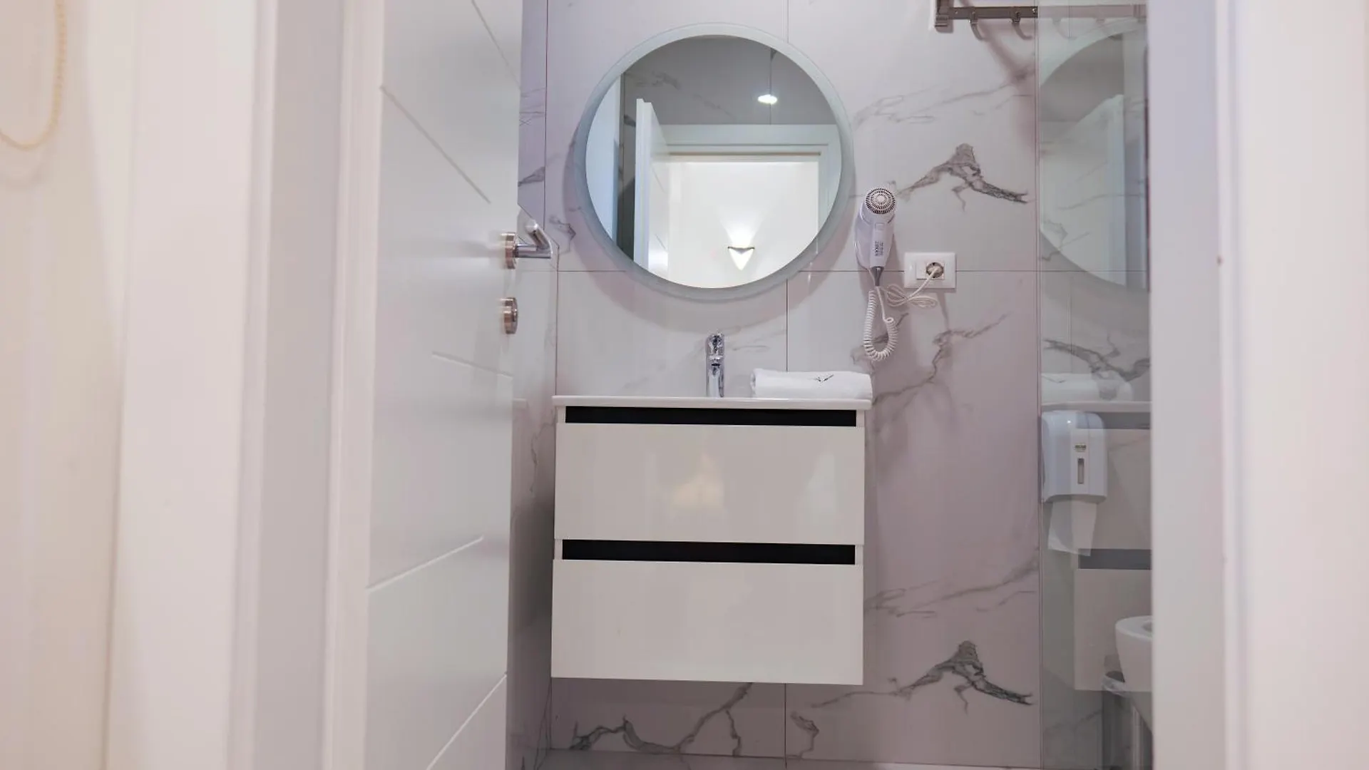 313 Villa City Center Tirana Hotel